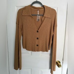 Free People Cropped Ribbed Button Cardigan in Camel